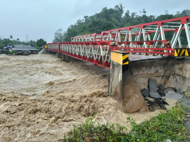 Banjir dan Longsor Terjang Sumatera Utara, Gubernur Tetapkan Status Darurat 14 Hari