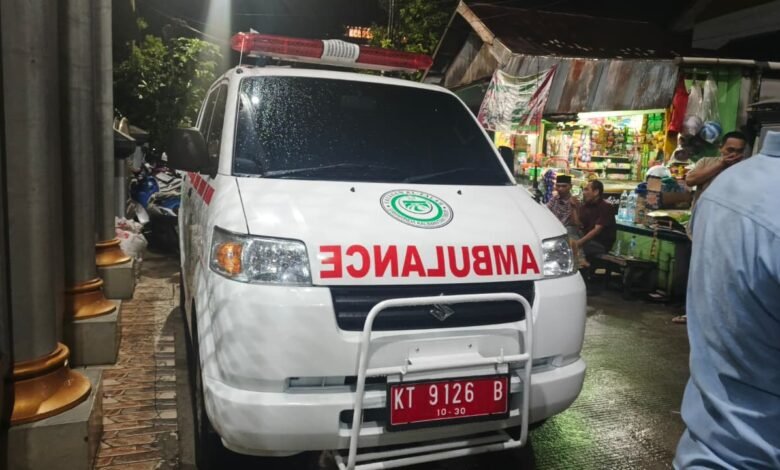 Penyerahan hibah satu unit mobil jenazah ke Masjid Al-Falah di kawasan Jalan S. Parman Samarinda