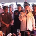 Kunjungi Korban Banjir di Sumbar, Prabowo Janji Sikat ‘Maling Uang Negara’ Demi Rakyat