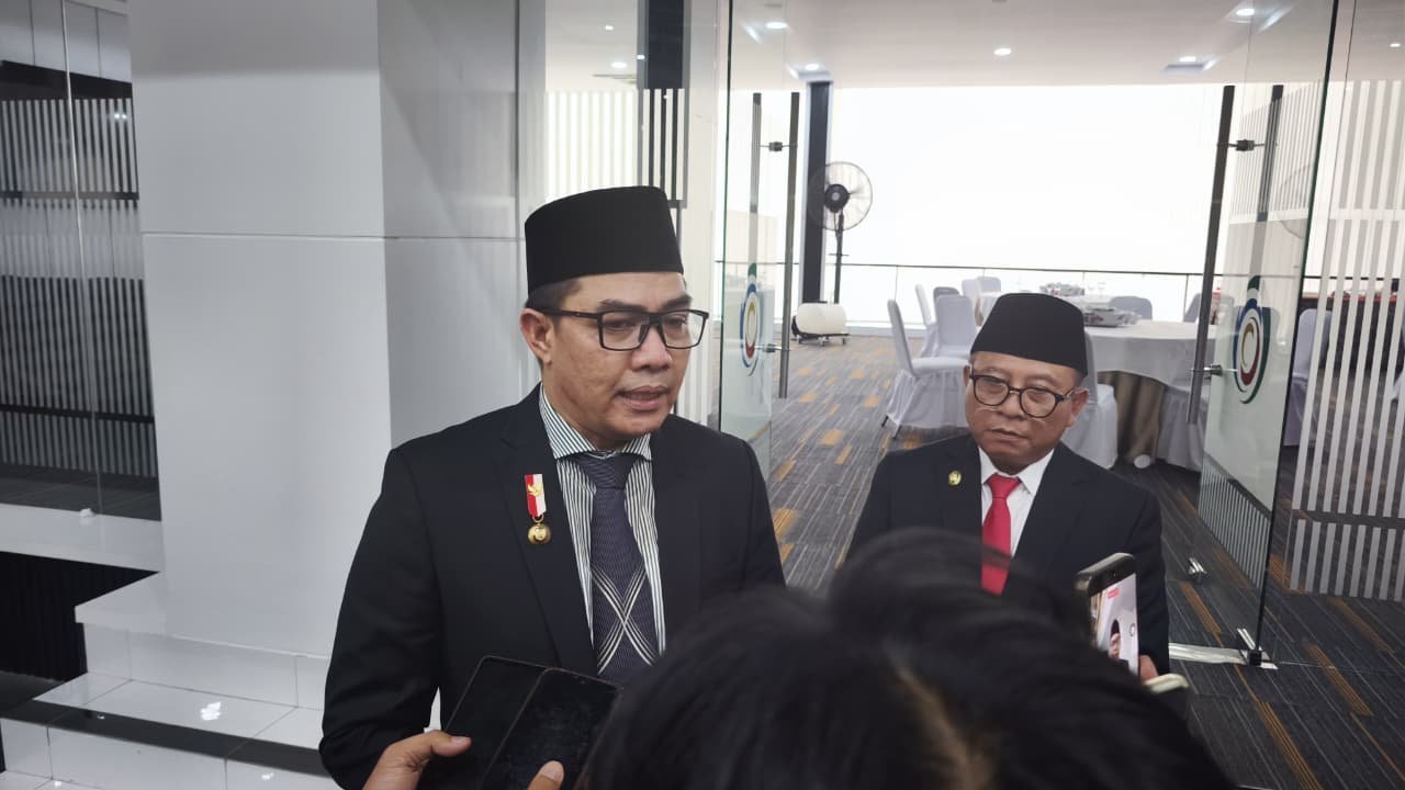 Wali Kota Samarinda Lantik 1.001 PPPK dan Serahkan SK Ribuan Pegawai Paruh Waktu