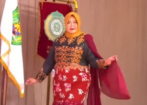 Keindahan dan Filosofi Batik Lebah Kelulut Khas Sangatta Selatan, Mulai Diperkenalkan ke Publik