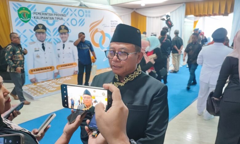 Wawali Saefuddin Zuhri Terima Penghargaan Arindama untuk Kota Samarinda Dari Gubernur Kaltim Rudi Masud