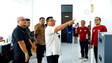Wakil Wali Kota Samarinda Saefuddin Zuhri melakukan inspeksi mendadak (sidak) ke sejumlah kelurahan di Kota Samarinda, Jumat (2/1/2026).