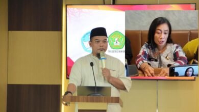 Kepala PUSHAM-MT LPPM Universitas Mulawarman (Unmul), Musthafa dan Rika Rahim, Ketua Perkumpulan Penyandang Disabilitas Kota Samarinda.