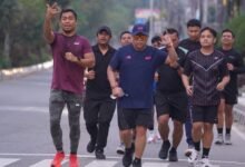 Momen Sekretaris Jenderal PDI Perjuangan, Hasto Kristiyanto lari pagi di Samarinda