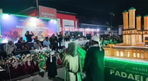 Ribuan Warga Padati Festival Beduk Sahur di Sungai Mariam