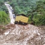 Jalan Poros Rantau Pulung–Batu Ampar Berlumpur, Distribusi Sawit Di Kutai Timur Terhambat