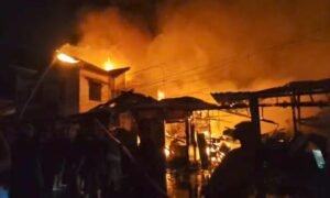 Kebakaran Pasar Segiri Samarinda, 44 Kios dan Ruko Hangus, Pemadaman Terkendala Akses Sempit