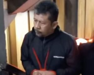 Sopir Taksi Online Perusak Mobil di Tol JORR Ditangkap, Polisi Sita Sejumlah Barang Bukti