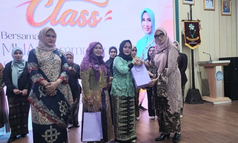 Kegiatan lomba kebaya yang digelar Gabungan Organisasi Wanita (GOW) Kota Samarinda dalam rangka memperingati Hari Kartini