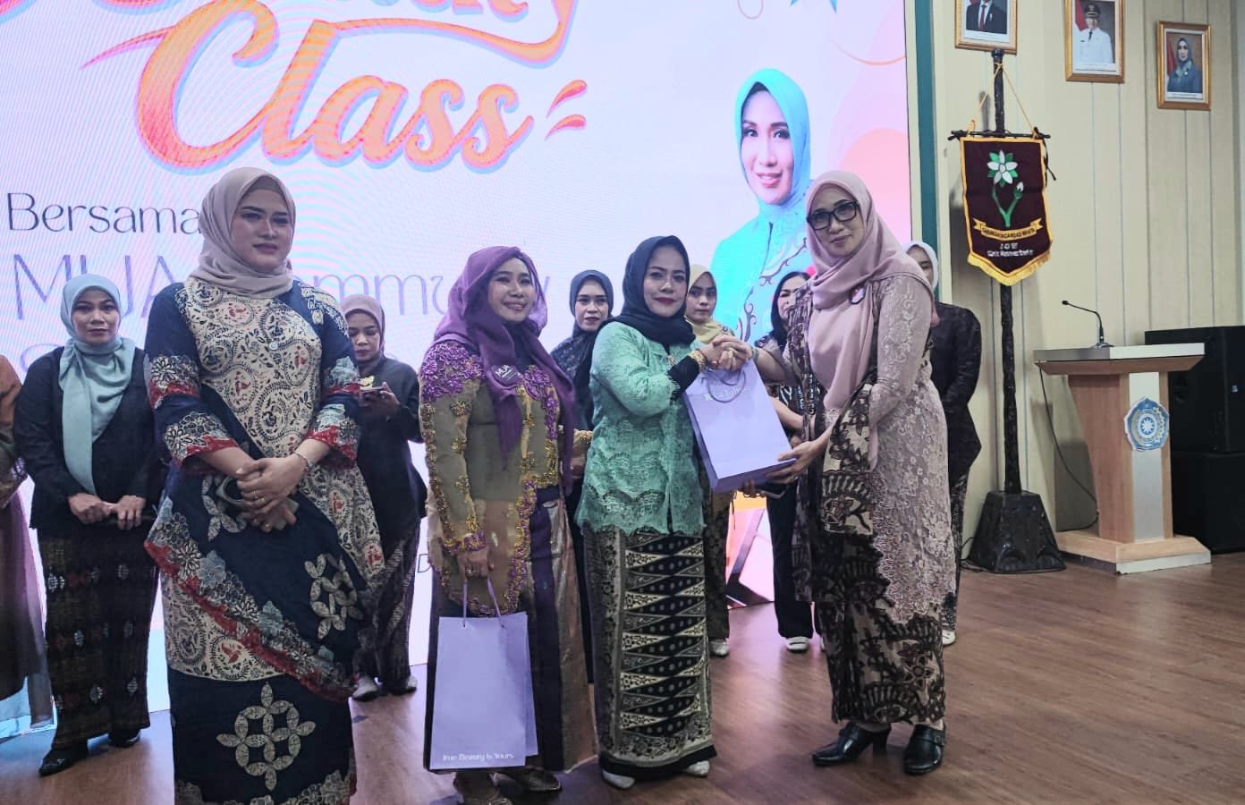 Dari Kebaya hingga Beauty Class, GOW Samarinda Dorong Perempuan Lebih Percaya Diri
