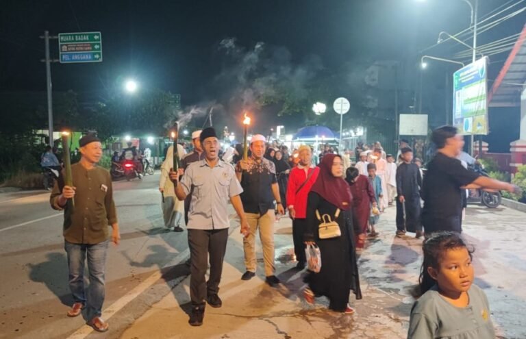 Ratusan Obor Terangi Sungai Mariam, Warga Diajak Perkuat Ukhuwah Sambut Tahun Baru Islam 1448 Hijriah