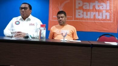 Presiden Partai Buruh Said Iqbal dan Ketua Konfederasi Serikat Pekerja Seluruh Indonesia (KSPSI) Andi Gani Nena Wea