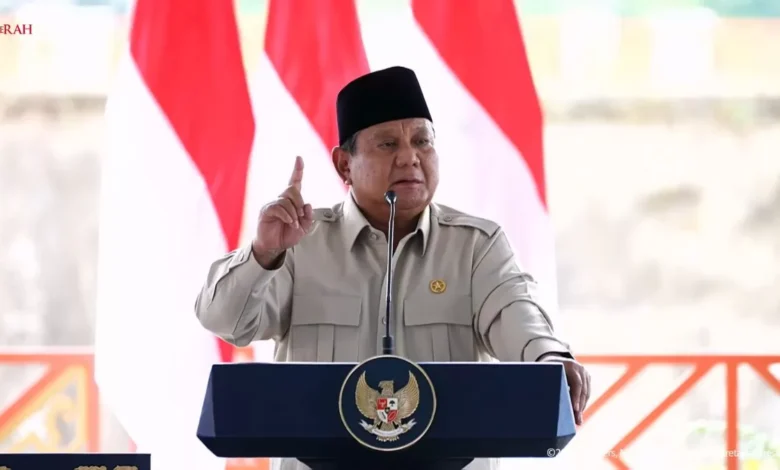 Prabowo meresmikan lima bendungan di Bendungan Meninting, Lombok Barat, Nusa Tenggara Barat (NTB), Jumat (10/7).