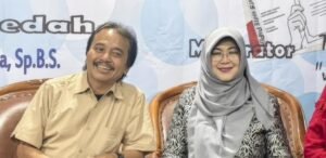 Kuasa Hukum Pastikan Jokowi Siap Hadir di Sidang, Roy Suryo Minta Datang Langsung ke Pengadilan