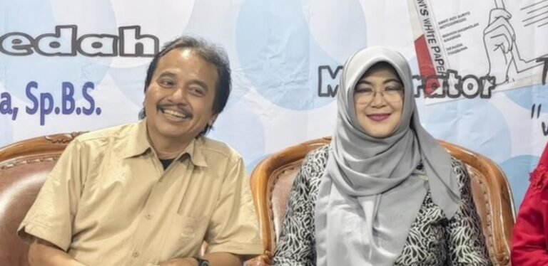 Kuasa Hukum Pastikan Jokowi Siap Hadir di Sidang, Roy Suryo Minta Datang Langsung ke Pengadilan