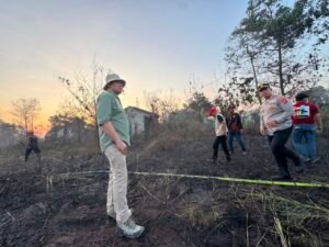 Andi Harun Tinjau Karhutla Pelita 8, Sekitar 7 Hektare Lahan Terbakar