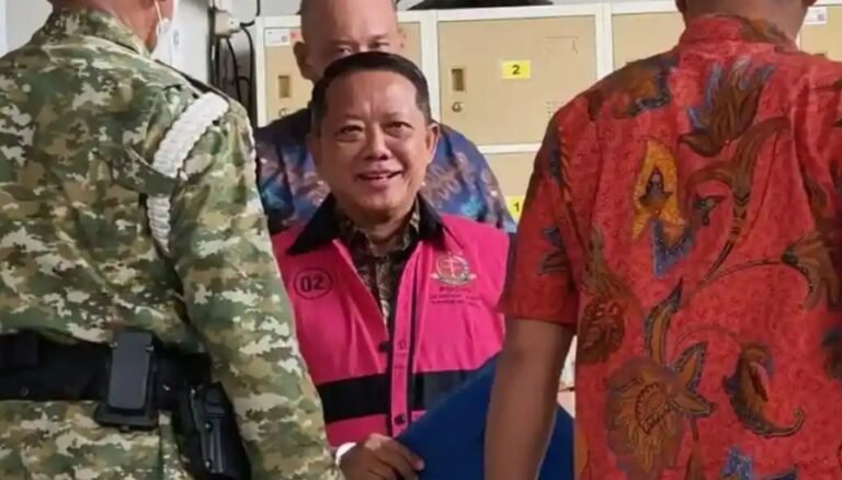 Amicus Curiae Muncul di Praperadilan Febrie, Bambang Widjojanto Bantah Kirim Dokumen
