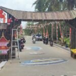 Unik! Gapura Kerajaan China dari Bambu Berdiri di Sungai Mariam, Jalan Kampung Dipenuhi Sayuran