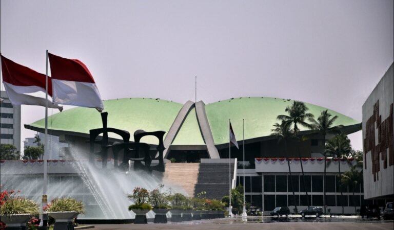 DPR Terima Aduan FAGRI, Guru Non-ASN Minta Kepastian Status hingga 2027