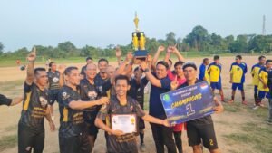 Kepala desa Indra Lesmana Hidupkan Kembali Sepak Bola Desa Sungai Mariam