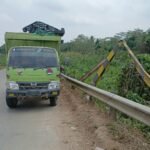 Portal Jembatan Kutai Lama Kembali Ditabrak Truk, Akses Penghubung 2 Desa Terancam Terganggu