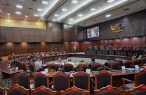KPU Persoalkan Tenggat Waktu Gugatan Syarat Pendidikan Gibran di MK