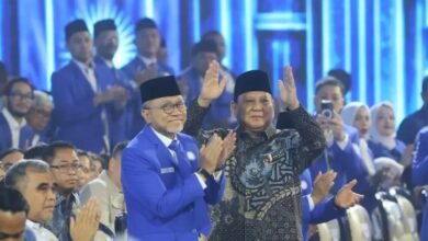 Zulhas dalam acara HUT ke-28 PAN yang turut dihadiri Prabowo.