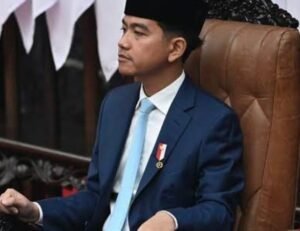 Sengketa Syarat Wapres Gibran, Denny Indrayana Rujuk Perkara Enam Negara