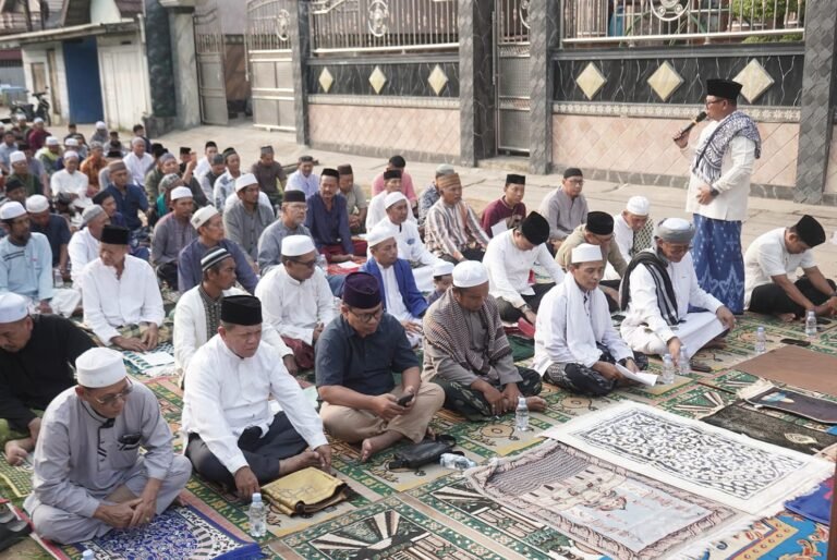 Wawali Saefuddin Zuhri Ikuti Sholat Istisqa, Warga Samarinda Berdoa Minta Hujan