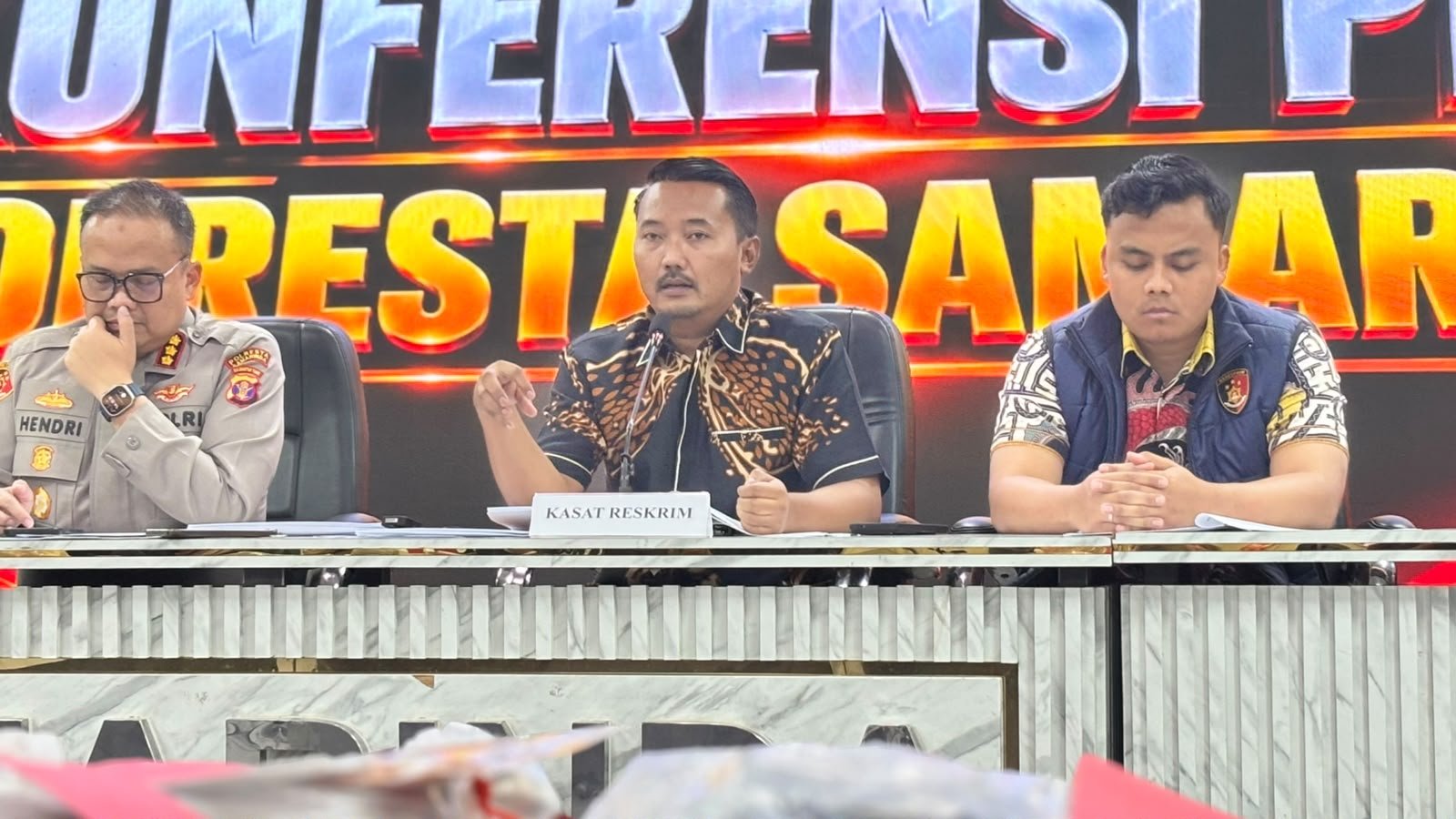 Polresta Samarinda saat melakukan konferensi pers yang digelar di Mako Polresta Samarinda, Jumat (9/10/2026).