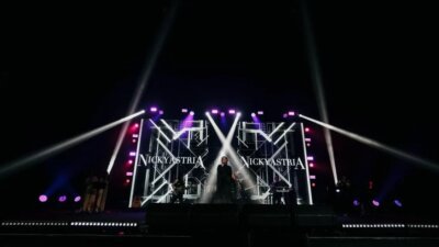 Konser Nicky Astria - Penyanyi legendaris Nicky Astria bersiap menggelar konser tunggal menandai 42 tahun berkarya di Balai Sarbini Jakarta dengan format akustik unplugged yang mendalam.