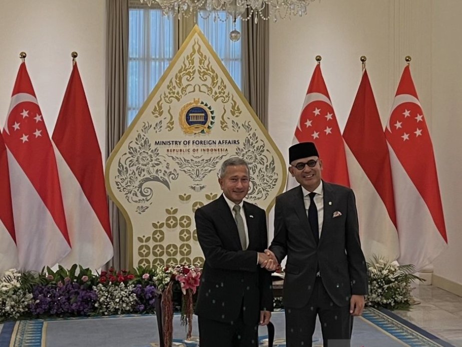 Indonesia-Singapura Bentuk Satgas, Aliran Dana Korporasi Karhutla Dibidik