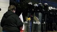 Krisis Politik Polandia dan Demo Pengamanan Hakim MK